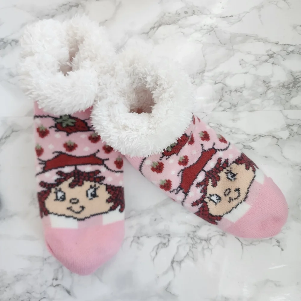 Strawberry Shortcake Non Slip Slipper Socks Women’s Shoe Size 4-10 Soft Knit NEW